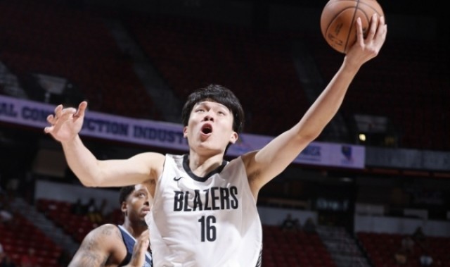 对手注意到你了！杨瀚森首节4投2中得到4分1板1助 也有2失误2犯规