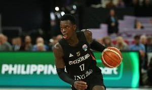 开云-表现全面！施罗德首节4中2拿到4分2板2助 正负值+3