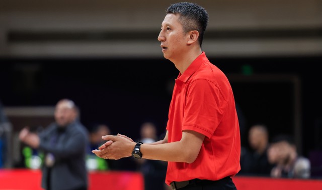 开云体育官网-中国男篮时隔10年再次杀进亚洲杯四强，你认为男篮能否复制当年最终夺冠？