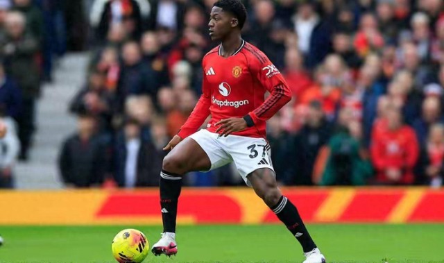 开云-曼联中场大换血！卡里克钦点三新星，梅努续约成头等大事|罗马诺|英超|托马斯-卡里克|诺丁汉森林|卡塞米罗_新浪体育_新浪新闻