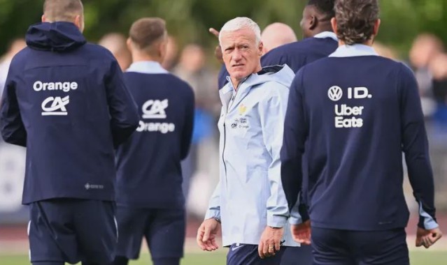 kaiyun-德尚：我的执教方式在逐渐改变，比如不会再限制球员使用手机