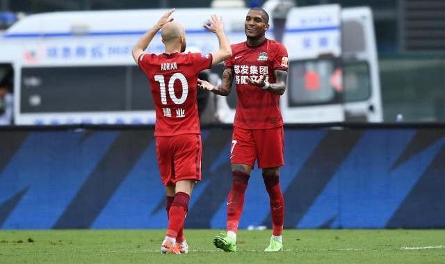 kaiyun-【中超】卡兰加双响石柯染红 河南4比1掀翻十人泰山