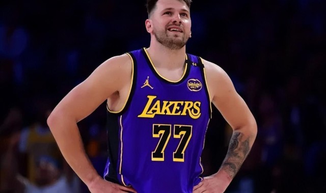 湖人惨败国王！东契奇空砍42分，詹姆斯艾顿效果不佳，众配角打铁